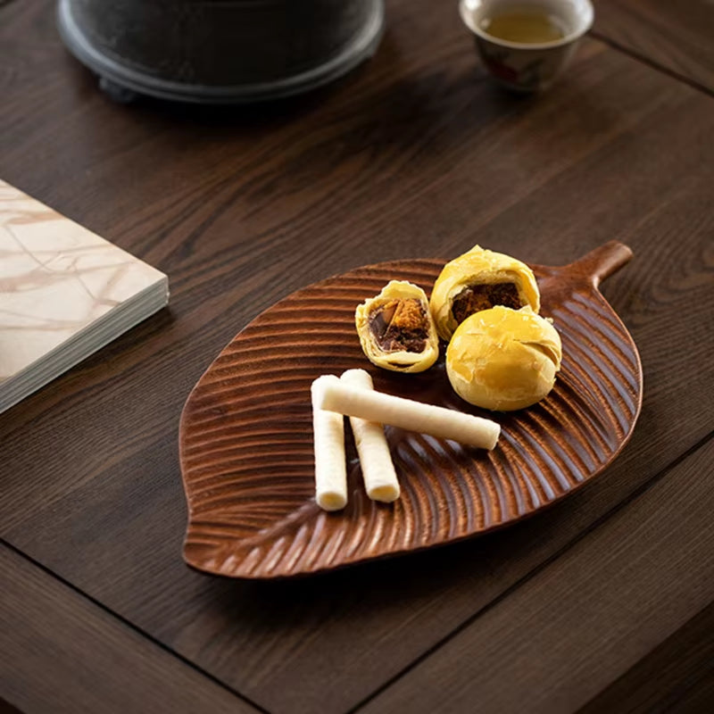 Q9QF Wooden Leaf Shape Refreshment Tray Fruit Tray Dessert Snack Plate Japanese Style Bread Wooden Plate Decorative Tableware